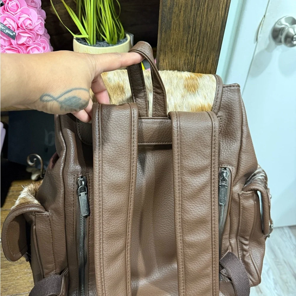 Wrangler Leather Backpack - Picture 11 of 14